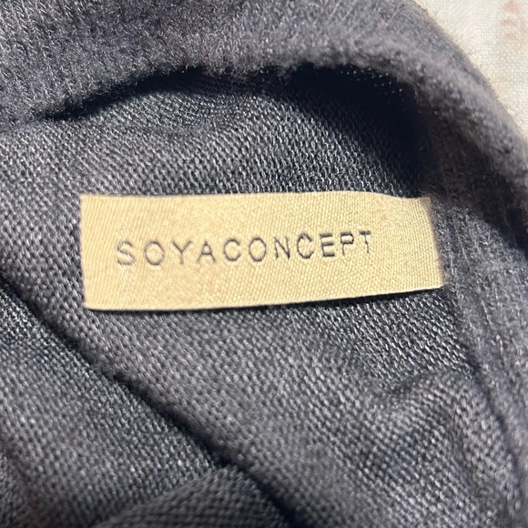 Soyaconcept Elegant Charcoal Long Sleeve woman’s sweater- new or lightly used - Picture 10 of 10